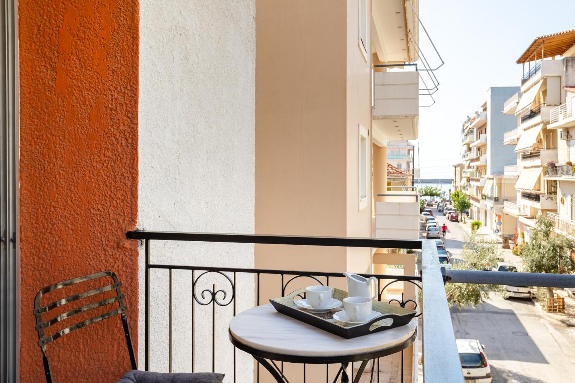 Vicky'S Cozy Nest, Your Home By The Sea Kalamata Exterior foto